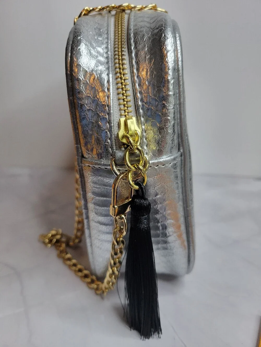 Chic Silver Snake Print Crossbody Bag